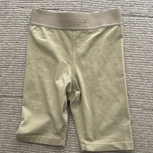 Essentials Fear of God sport short !!!🔥🔥🔥